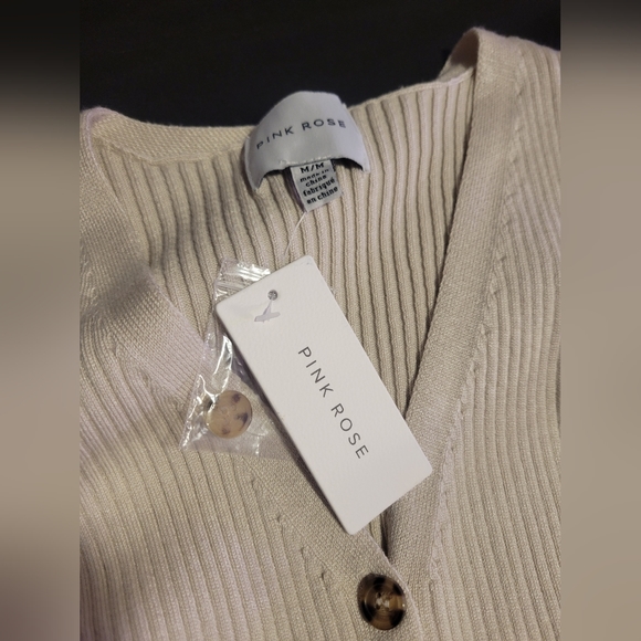 BNWT Pink Rose Dress - Picture 2 of 3